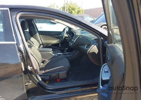 2018 Chevrolet Malibu Lt z USA, uszkodzony, nr VIN 1G1ZD5ST4JF287883